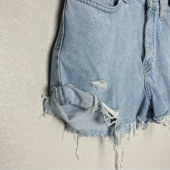 FOREVER 21 Premium Denim Cutoff Light Denim Shorts Size 29 - Picture 7 of 7